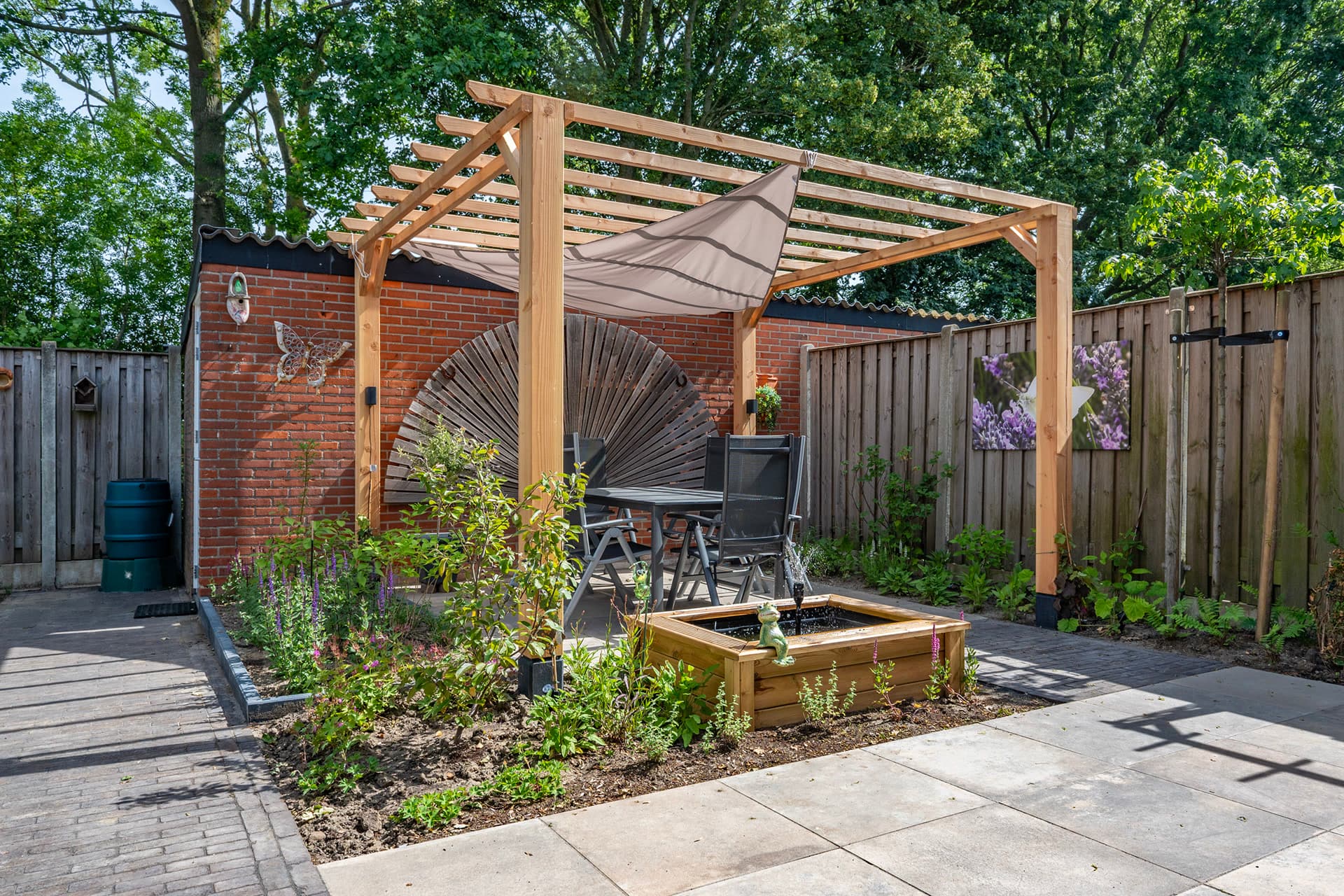 Completed pergola with Cobblit
